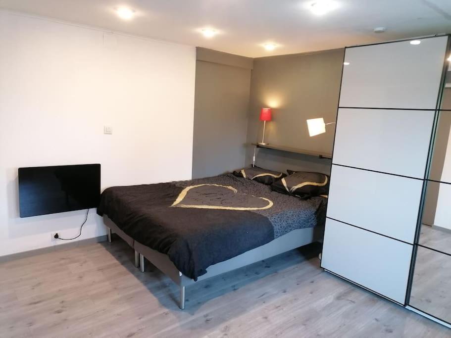 Apartment Calme A Proximite Des 7 Meuses *